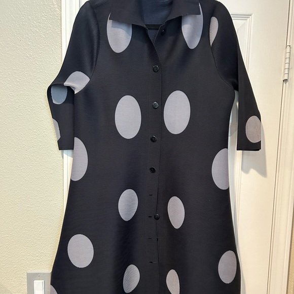 Dress - Picture 1 of 3